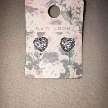 Boucles d’oreilles cœur, Inconnue
