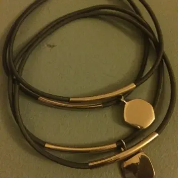 Bracelets, Inconnue