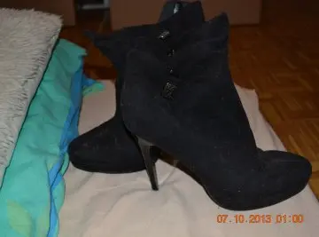 bottines, Inconnue