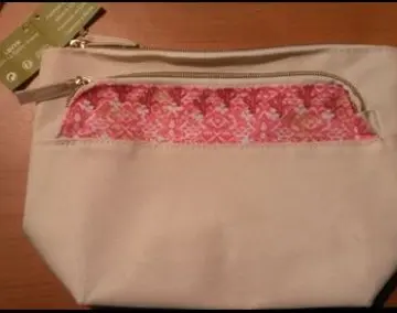 trousse neuve, Yves Rocher