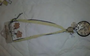 Collier fantaisie, Inconnue