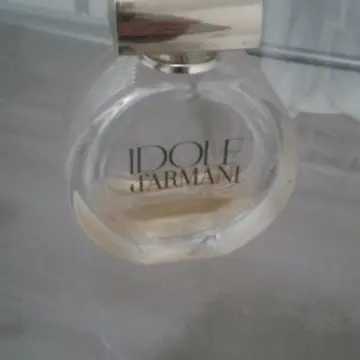 Idole, Armani