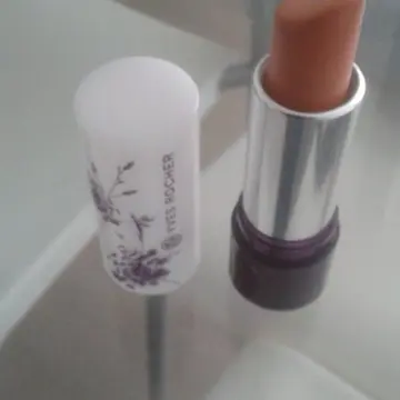 Rouge à lèvres, Yves Rocher
