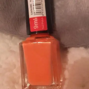 Vernis orange foncé, Inconnue
