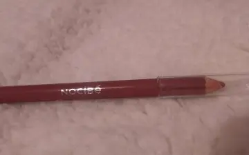 Crayon à lèvres, Nocibé