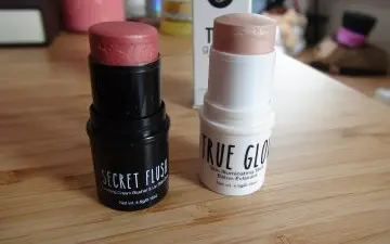 true glow et secret flush, Universal Beauty