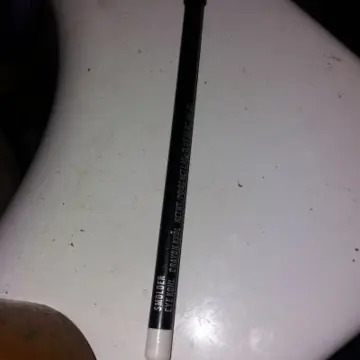 Crayon blanc, Inconnue