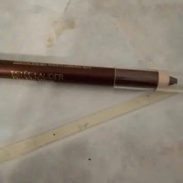 crayon neuf, Estée Lauder
