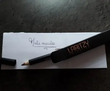Lip Pencil Cabernet, Laritzy cosmetics