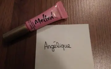 Melted peony (rouge à lèvre fluide), Too Faced