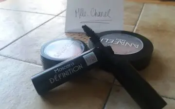 mascara définition, Miss Den