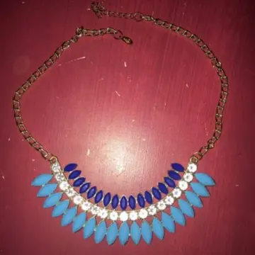 Collier, Inconnue