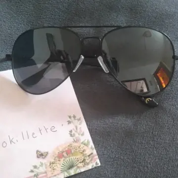 Lunettes de soleil, Inconnue