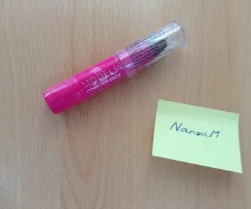 Contour stick lèvres, ModelCo