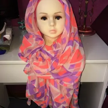 Grand foulard, Six