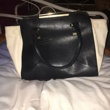 Sac à main, Inconnue