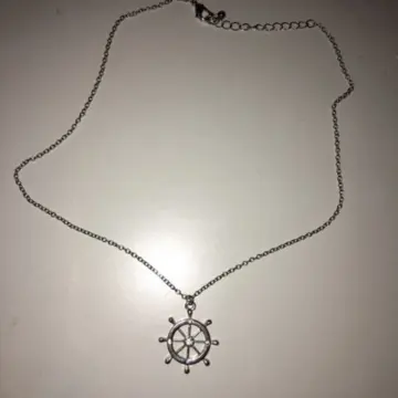 Collier, Inconnue