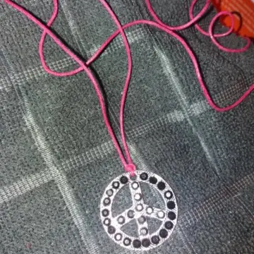 Collier, Inconnue