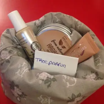 Pochon pour produit de toilette ou de soin, Inconnue