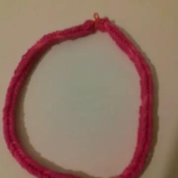 Collier "fait main", Inconnue