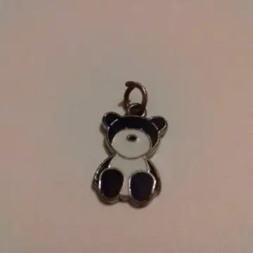 Pendentif ourson, Inconnue