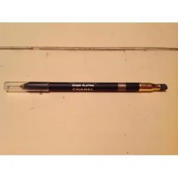 Le crayon yeux, Chanel