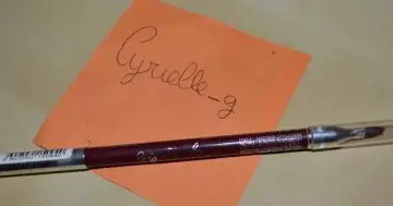 Crayon lèvre prune, Agnès b.
