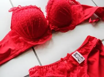 2pcs lingerie rouge rembourré 90B/ T.36, Inconnue