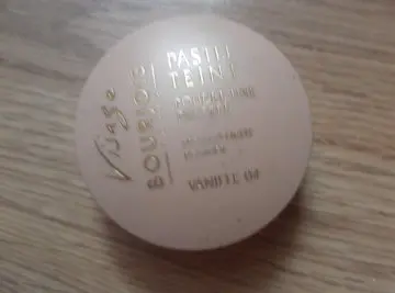poudre fine préssée, Bourjois