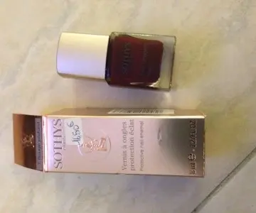 Vernis rouge profond, Sothys