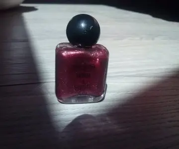 Vernis bordeaux pailleté, Cosmépro
