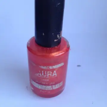 vernis à ongle, Laura