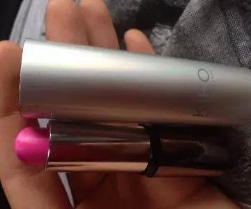 Rose a levre, KIKO