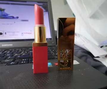 Rouge à lèvres YSL, Yves Saint Laurent