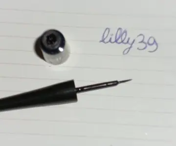 eye liner bleu marine, Elf