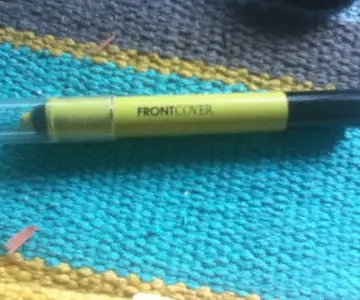 Crayon pour les yeux, Front Cover