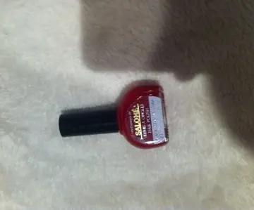 vernis rouge, Salomé