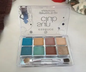 Sun Club Glamour to go eyeshadow, Essence