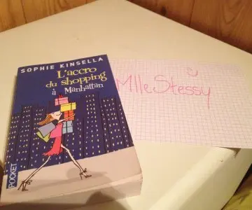L'accro du Shopping, Inconnue