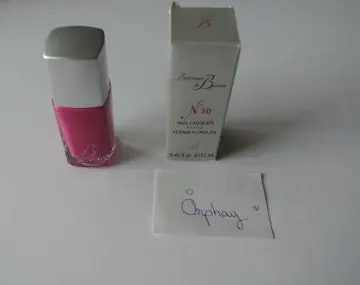 Vernis à ongles rose, Révérence de Bastien