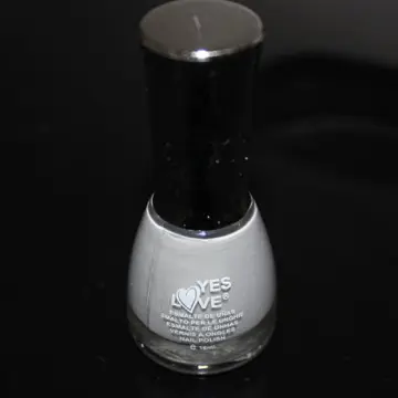 Vernis gris, Inconnue