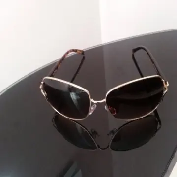 Lunette de soleil Avon, Avon