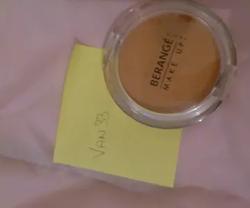 poudre compact, Bérangère