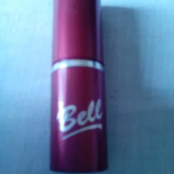 rouge a lèvre, Bell