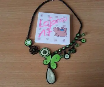 Collier vert pailleté, Inconnue