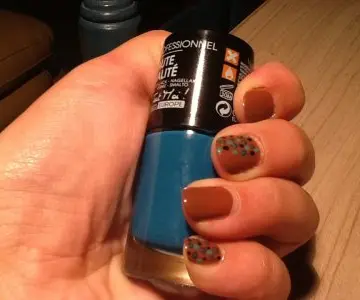 Vernis bleu, C'est tout moi !