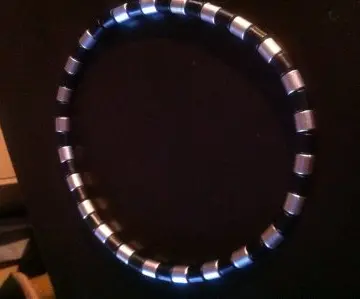 Collier, Inconnue