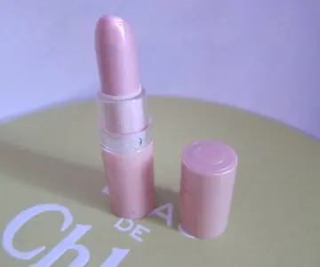 Rouge à lèvre, Essence