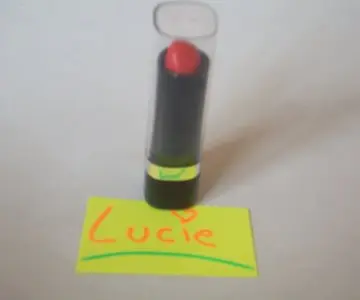 rouge a levres, Inconnue