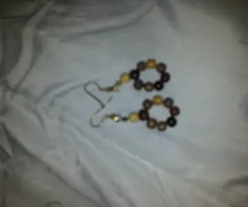boucle d'oreille, Inconnue